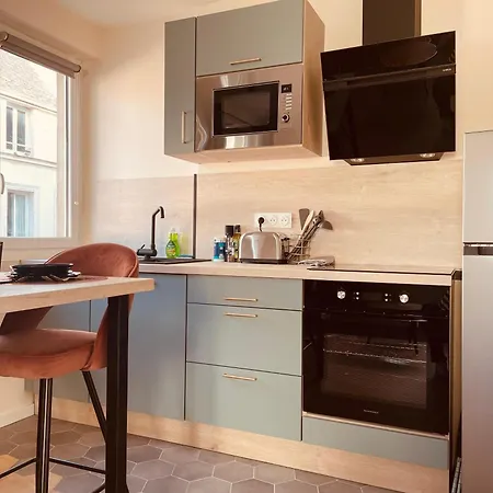 Le Nouveau-ne -322 Apartment *